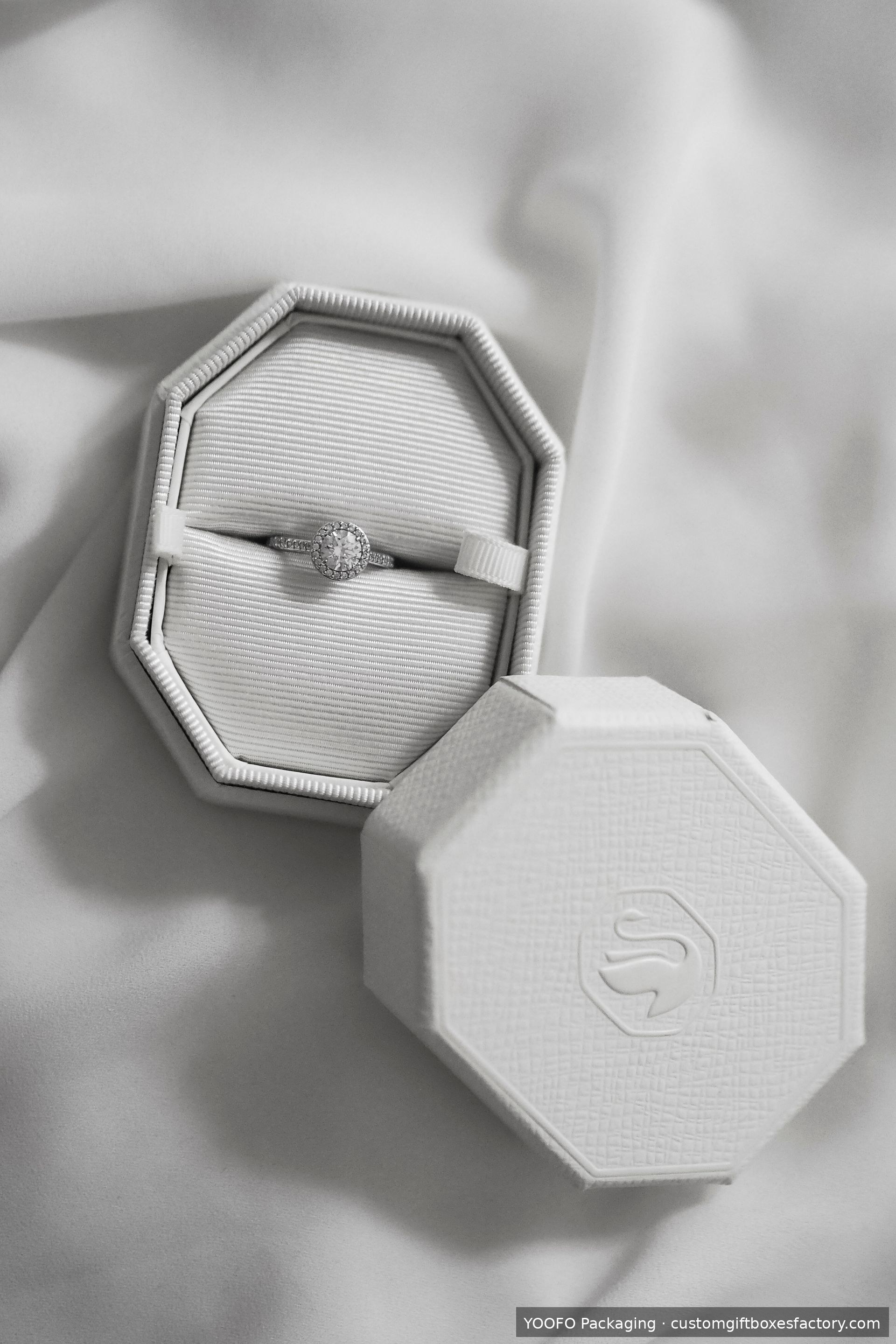 The Drawer Box That Makes Jewelry Feel Twice as Expensive