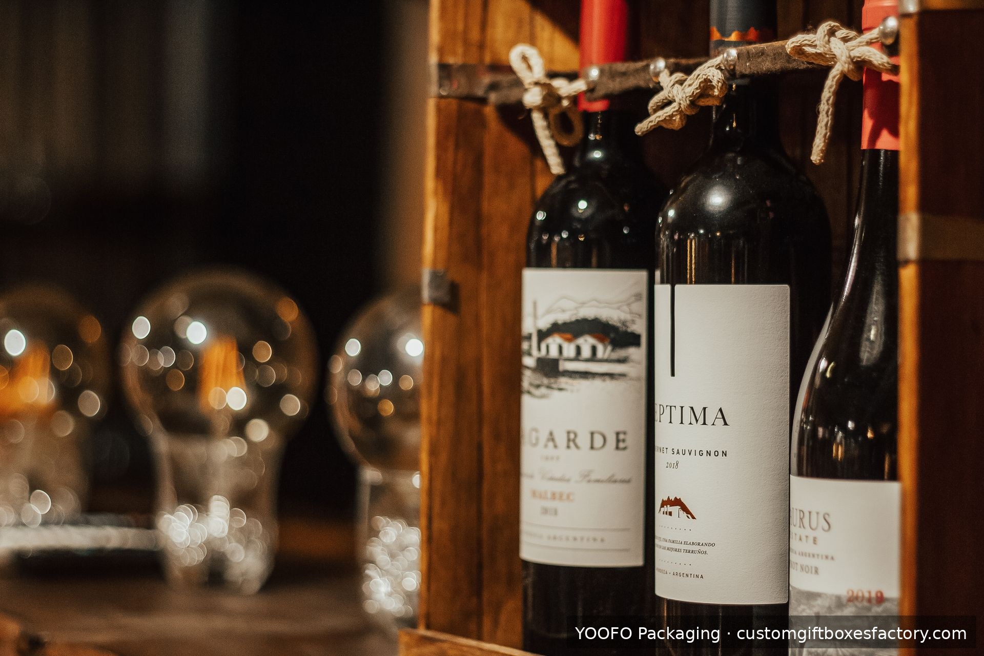 Double-Bottle Wine Boxes That Sell the Wine Before It's Opened
