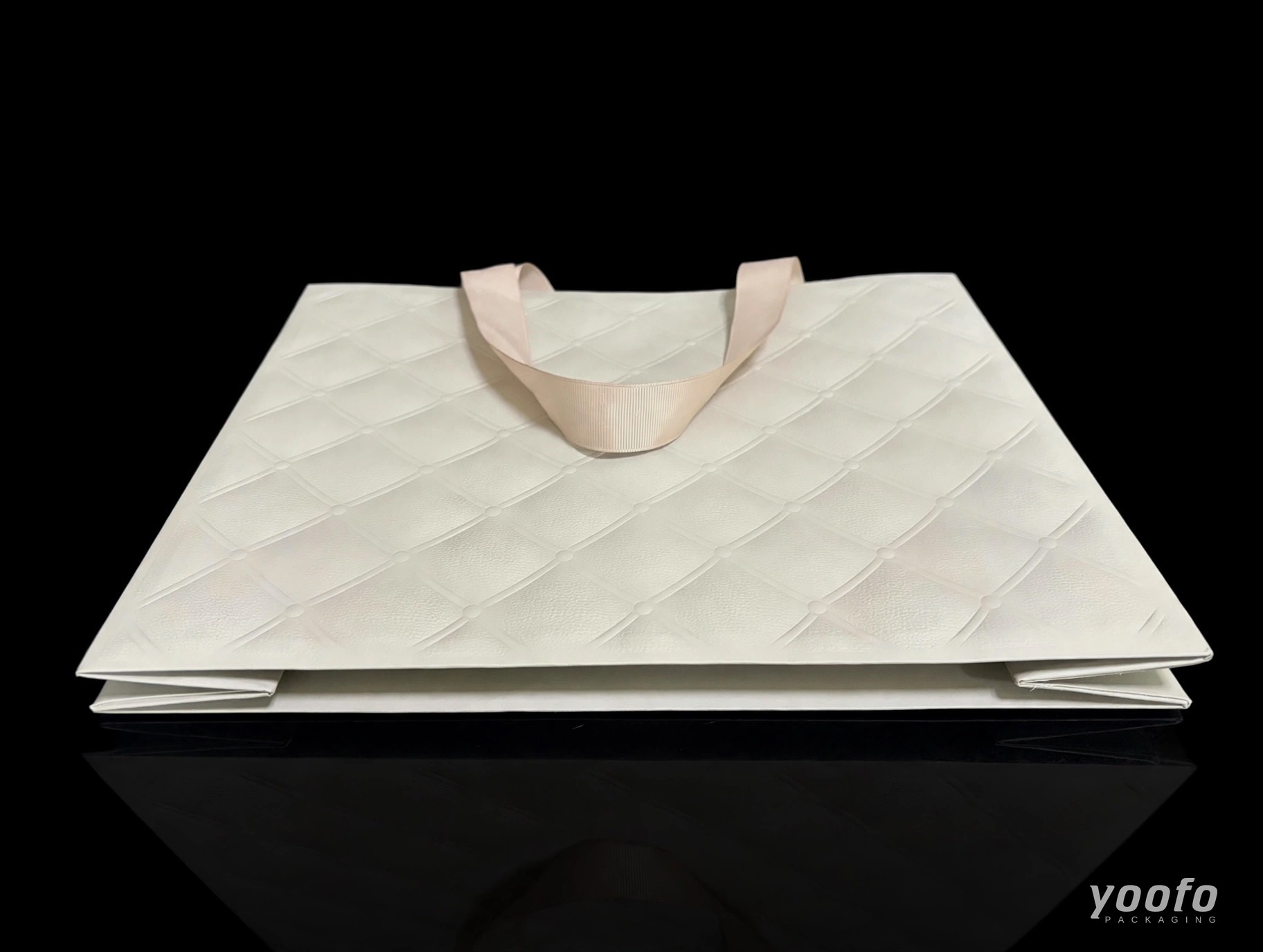 Diamond-Quilted Waistline-Free Paper Shopping Bag - 3