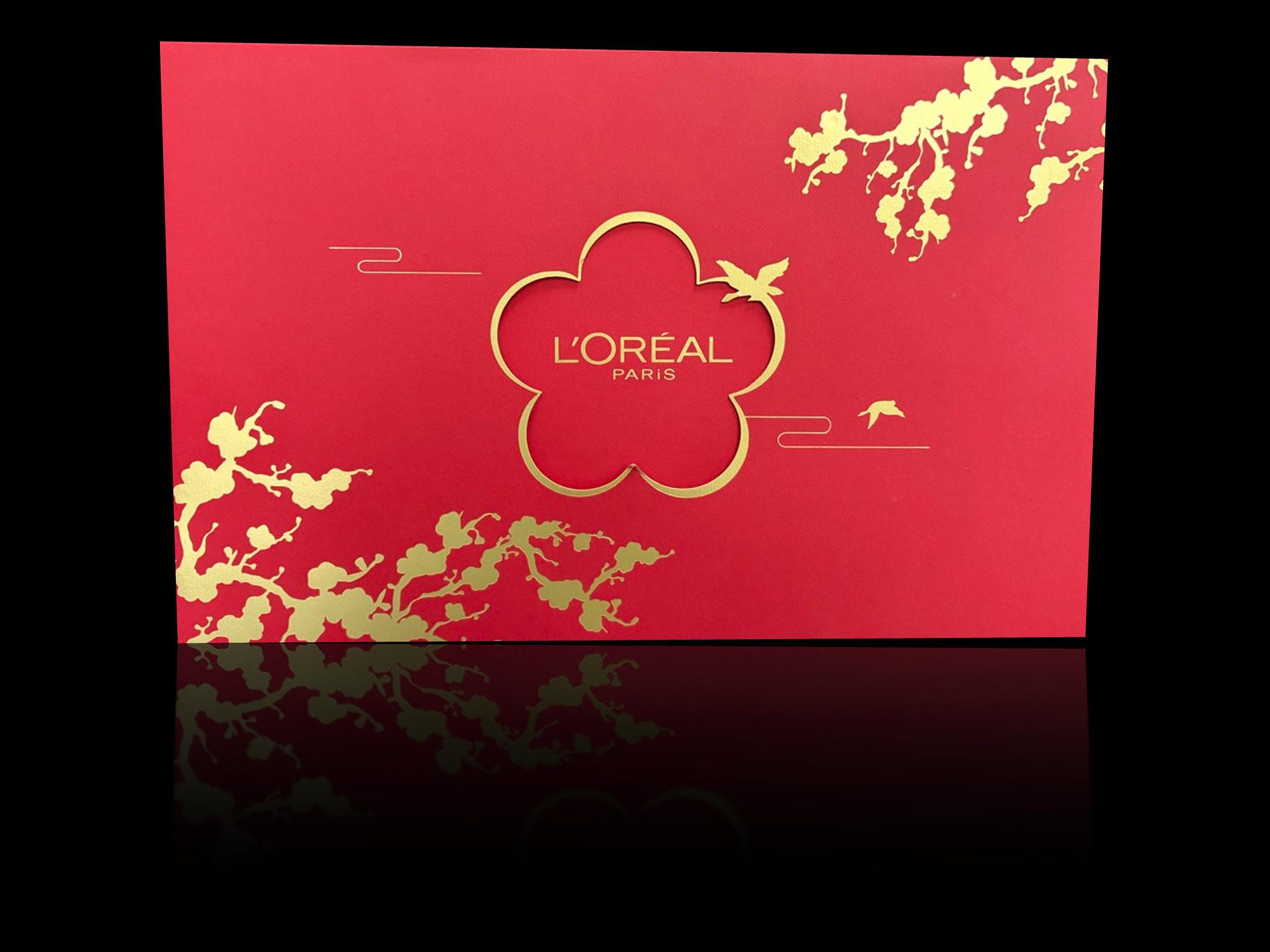 红色金梅花镂空窗美妆礼盒 · 化妆品包装 · Yoofo Packaging