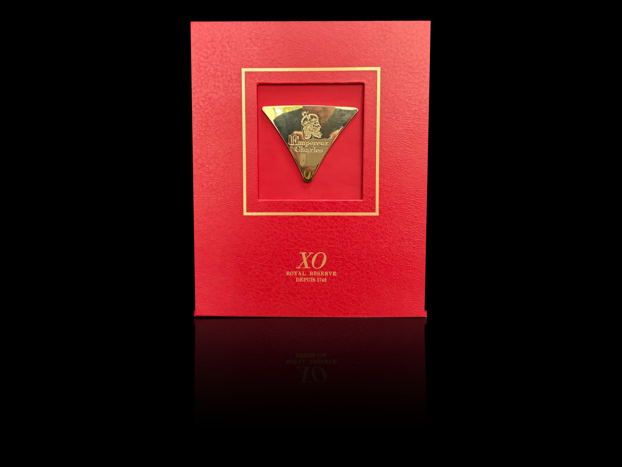 علبة هدايا براندي XO حمراء بملمس الجلد مع لوحة ذهبية &middot; علبة نبيذ &middot; Yoofo Packaging