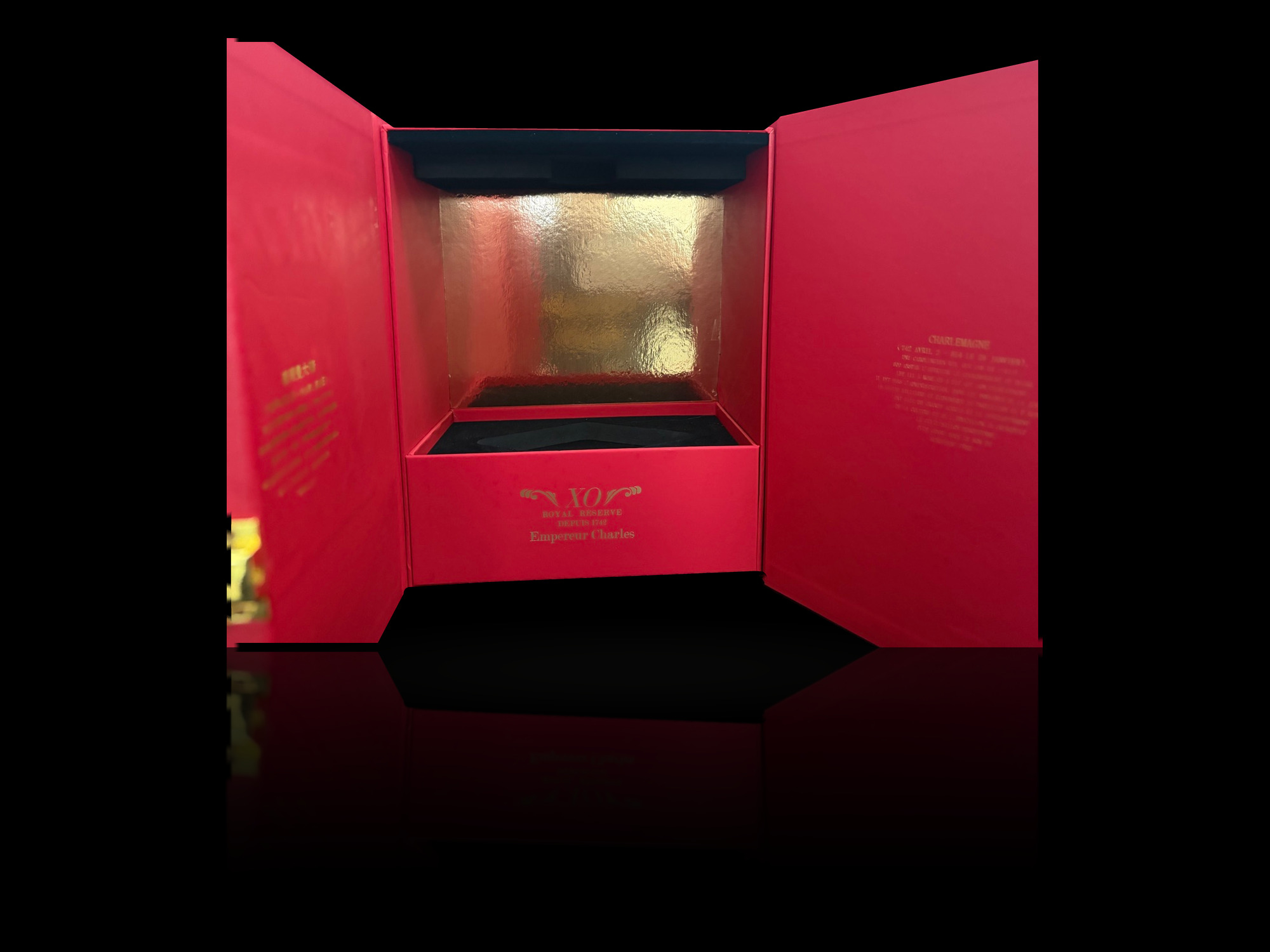 علبة هدايا براندي XO حمراء بملمس الجلد مع لوحة ذهبية &middot; علبة نبيذ &middot; Yoofo Packaging (2)